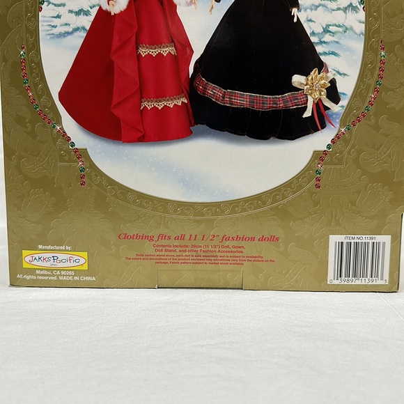 Holiday Elegance Barbie - Picture 7 of 9